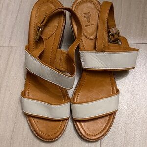 Frye Tan and Cream leather heels